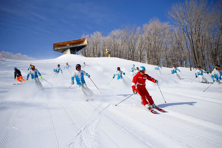 查看拾雪川滑雪场教练价格