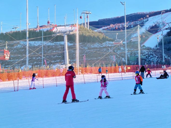 查看富龙滑雪场冬令营价格